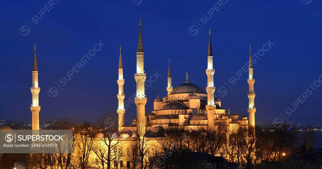 Sultan Ahmed Mosque or Blue Mosque at night, Sultanahmet, a UNESCO World Heritage Site, historic district, Istanbul, Turkey, Europe, PublicGround
