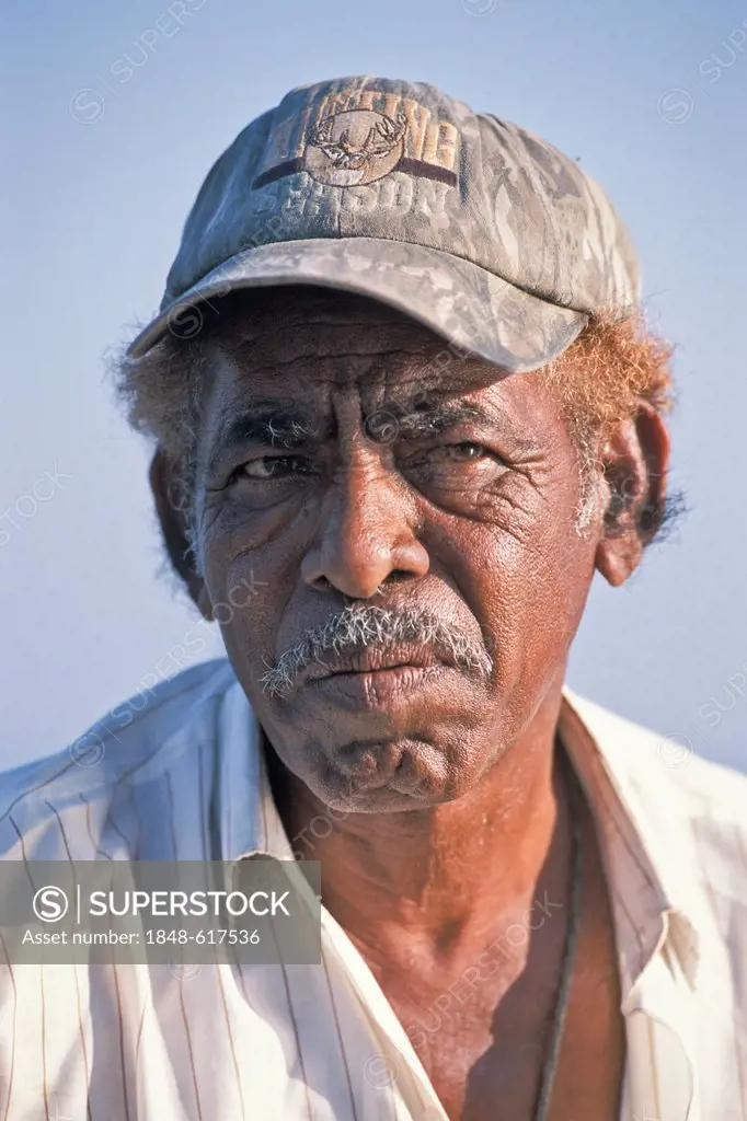 Indian fisherman with East African roots, Murud-Janjira, Abyssinian fort, Maharashtra, Konkan coast, India, Asia