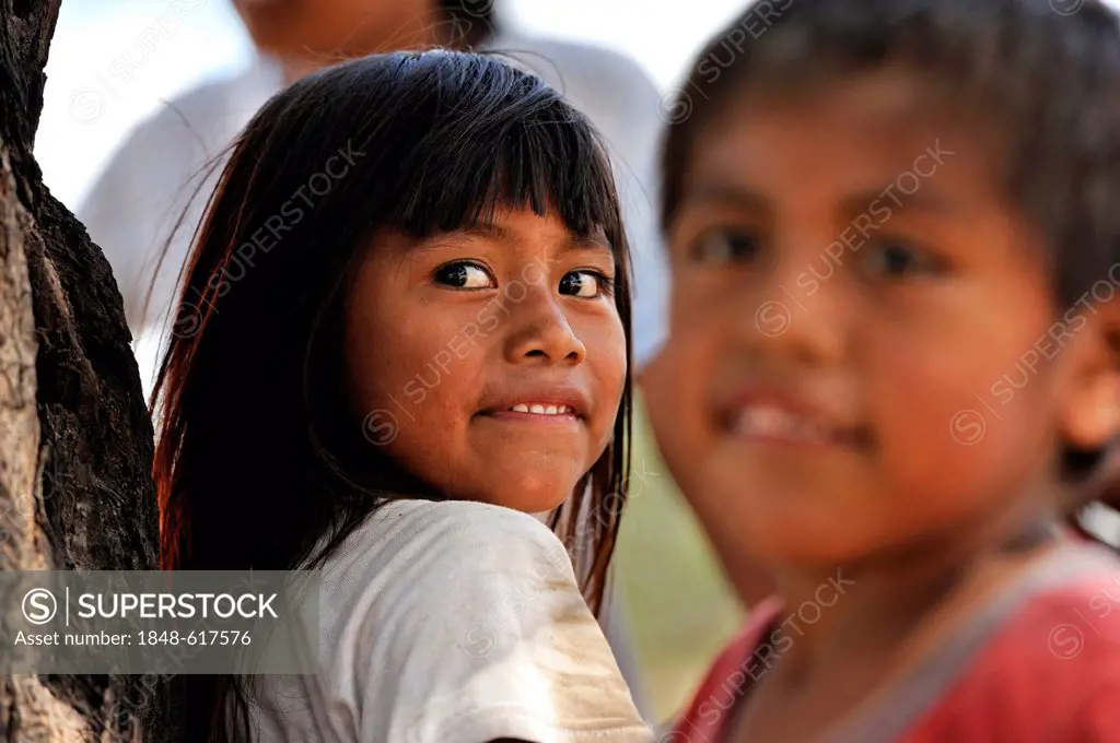 Children, portraits, village of the indigenous Wichi people, Comunidad Tres Pocos, Formosa province, Argentina, South America