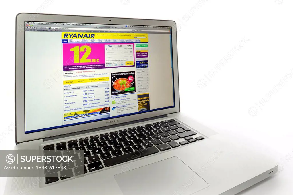 Ryanair airline, website of the airline displayed on the screen of an Apple MacBook Pro
