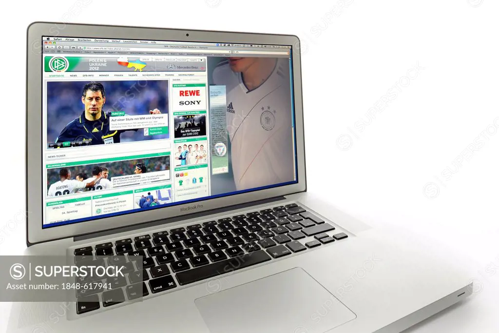 DFB, Deutscher Fussballbund, German Football Association, website displayed on the screen of an Apple MacBook Pro