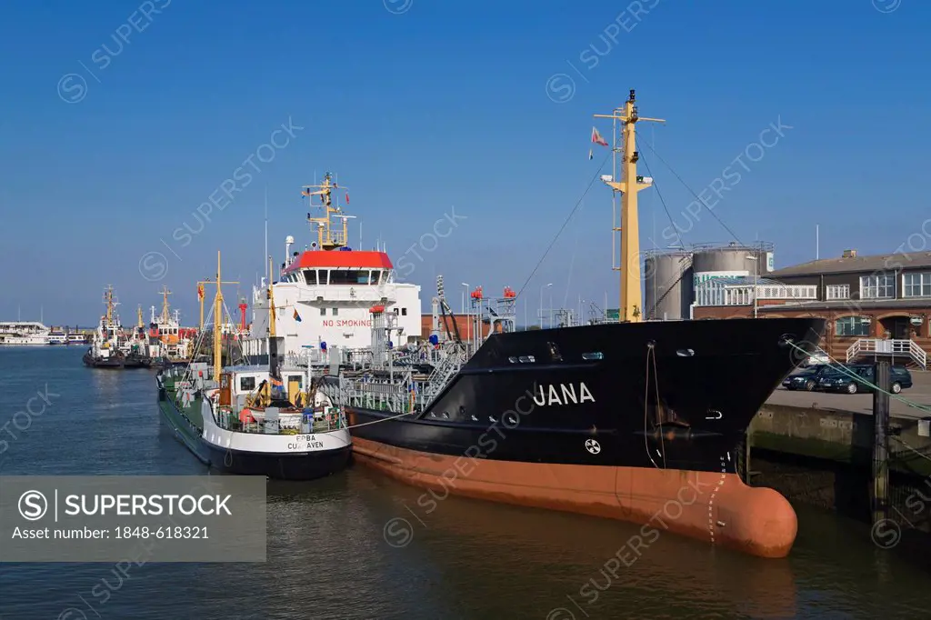 Tankers Ebba and Jana at Hafenkaje, quay, Cuxhaven, Lower Saxony, Germany, Europe, PublicGround