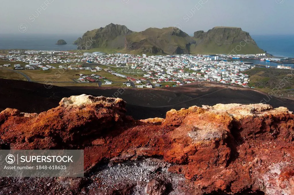 View from the Eldfell crater, town of Vestmannaeyjar, Heimaey Island, Westman Islands, south Iceland or Suðurland, Iceland, Europe