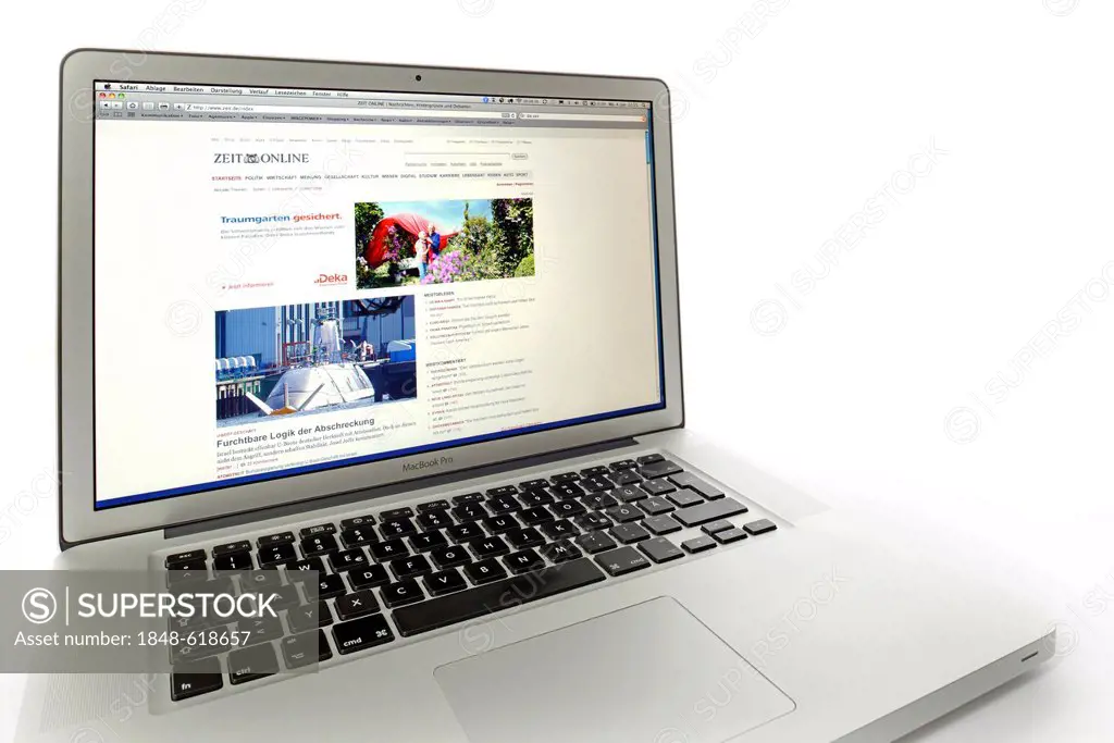 Die Zeit online, newspaper website displayed on the screen of an Apple MacBook Pro