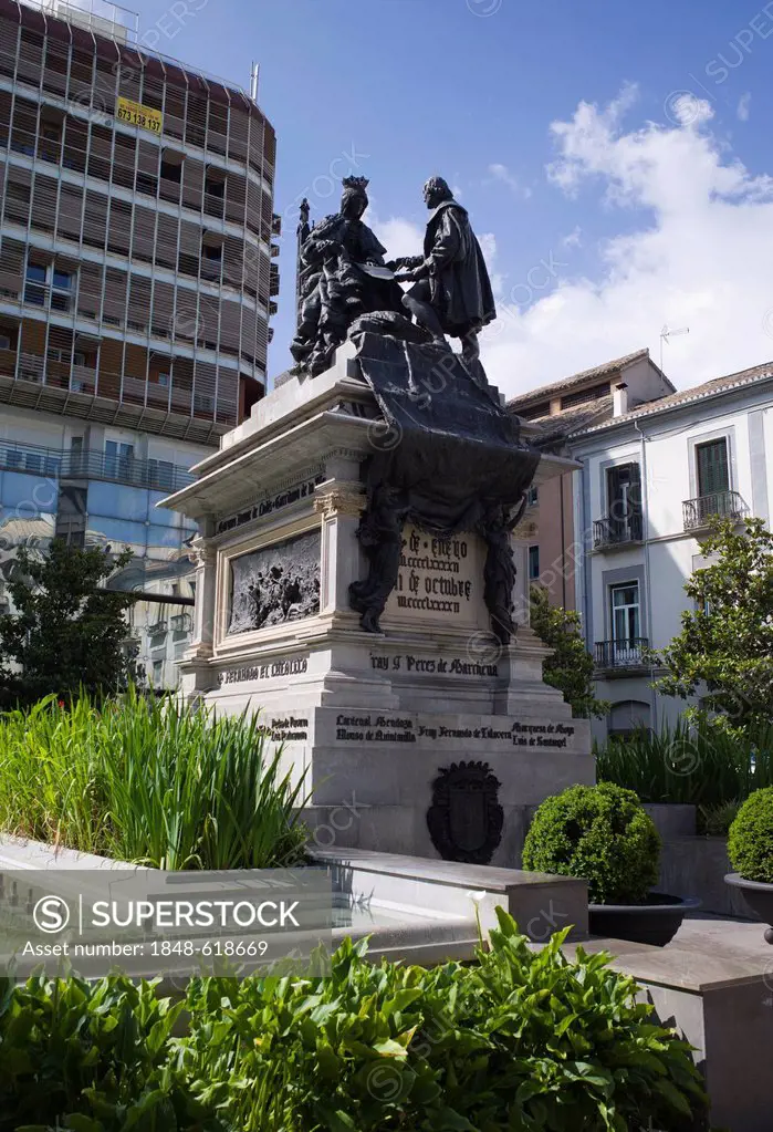 Statue of the Catholic Monarchs, Reyes Catolicos, Plaza de Isabel la Católica, Granada, Spain, Europe, PublicGround
