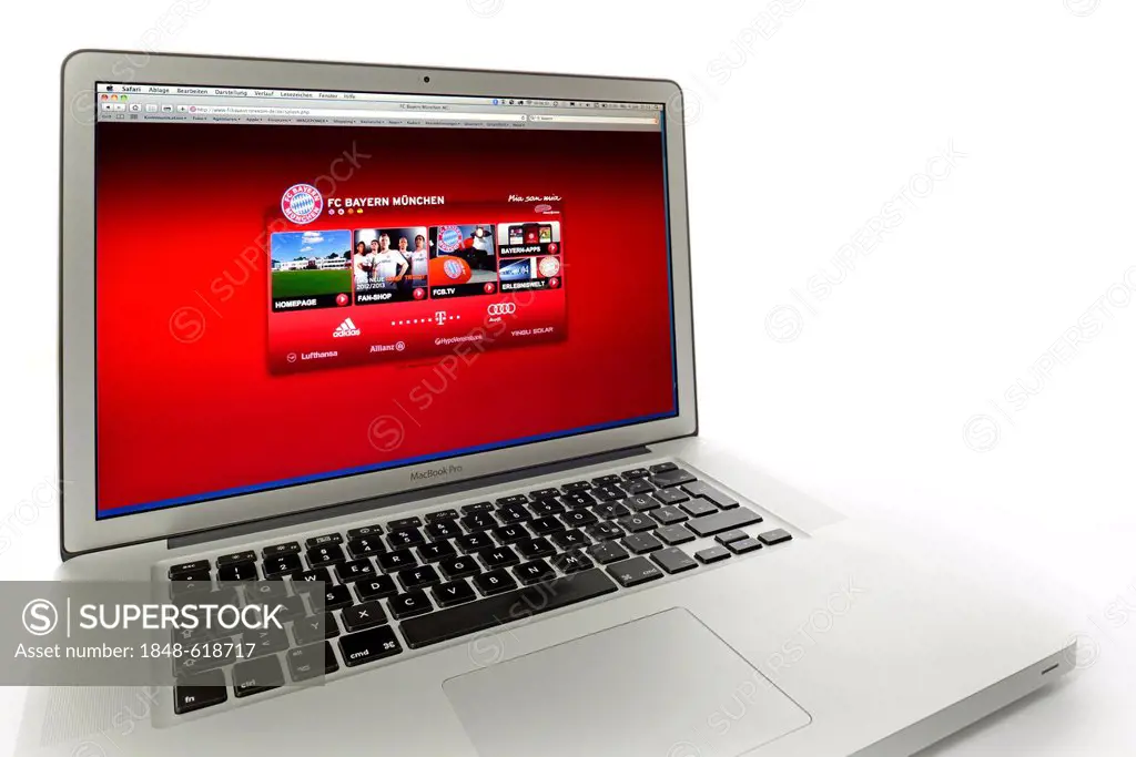 FC Bayern Munich, football club website displayed on the screen of an Apple MacBook Pro