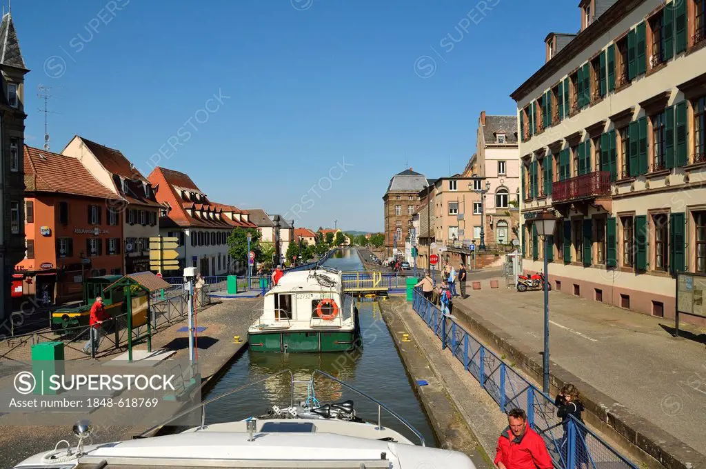 Lock, approaching the city by boat, Marne-Rhine Canal, Saverne, Alsace, France, Europe