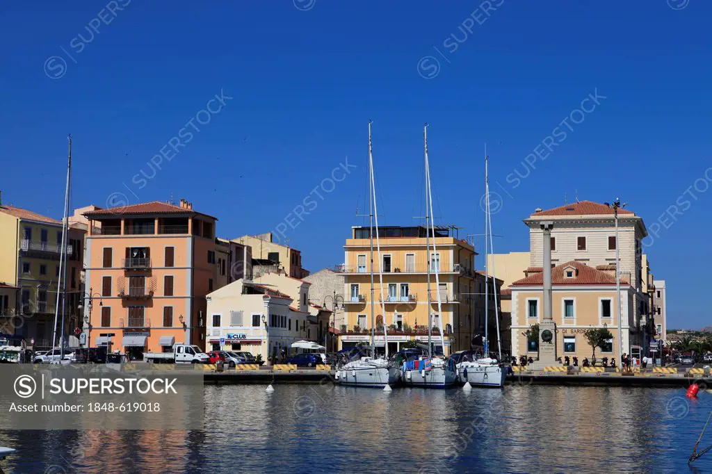Harbour and town of La Maddalena, Parco Nazionale dell 'Archipelago di La Maddalena, Archipelago of La Maddalena National Park, Sardinia, Italy, Europ...