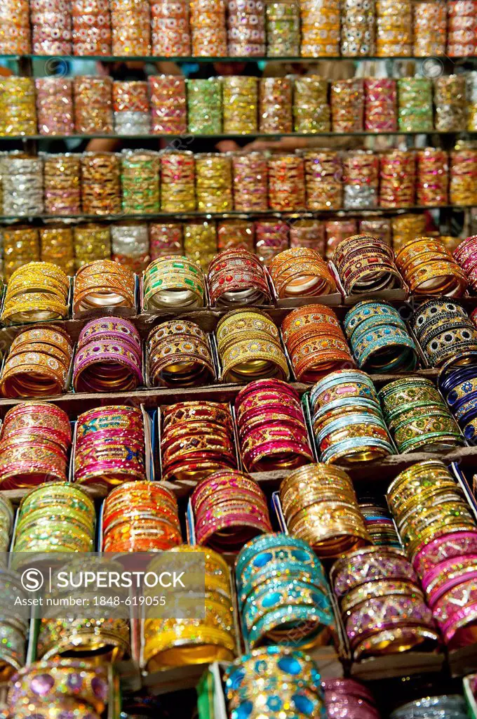 Colourful bangles, Calcutta or Kolkata, West Bengal, India, Asia