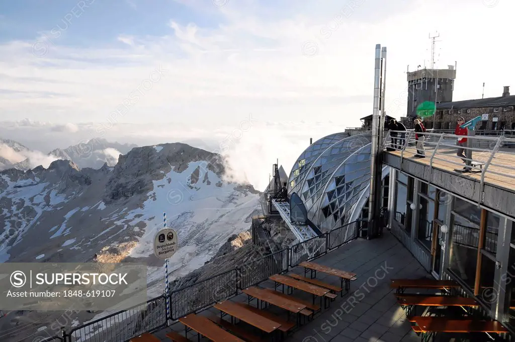 Summit house with observation deck, Mt Zugspitze, 2962m, Wetterstein range, Bavaria, Germany, Europe