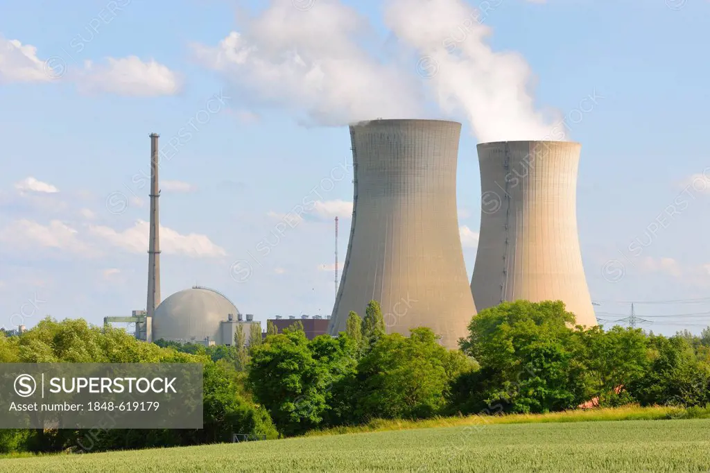 Cooling towers of Grafenrheinfeld nuclear power plant operated by E.ON, near Schweinfurt, Lower Franconia, Bavaria, Germany, Europe