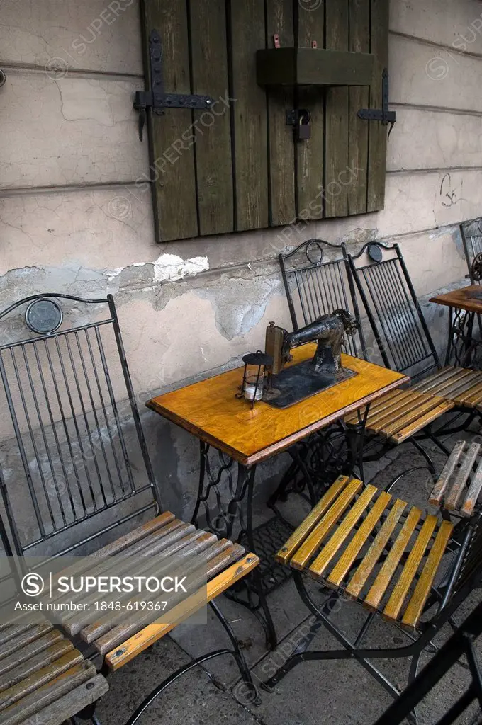 Cafe Singer, old sewing machines as tables, Jewish quarter of Kazimierz, Krakow, Poland, Europe