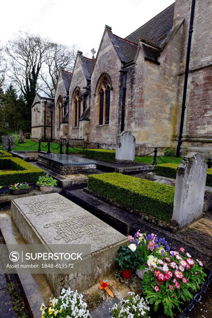 Grave of Winston Churchill at the Church of Bladen, Burford, Oxfordshire, Great Britain, Europe