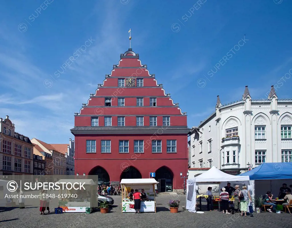 Town hall on Marktplatz square, Greifswald, Mecklenburg-Western Pomerania, Germany, Europe