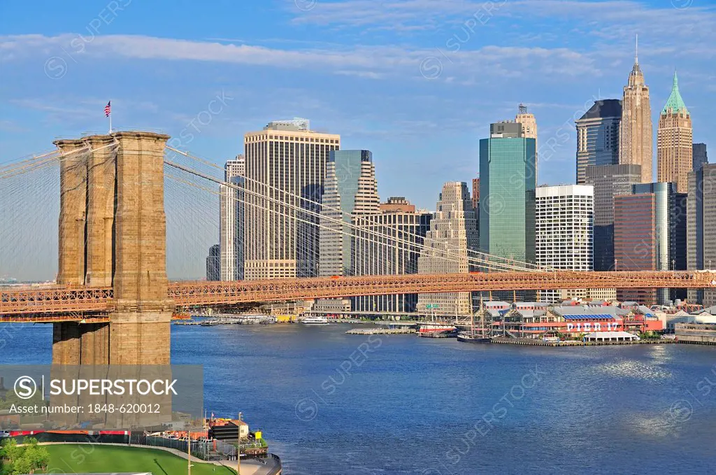 Skyline of Lower Manhattan and Brooklyn Bridge, view from Manhattan Bridge, Manhattan, New York City, USA, North America, America, PublicGround