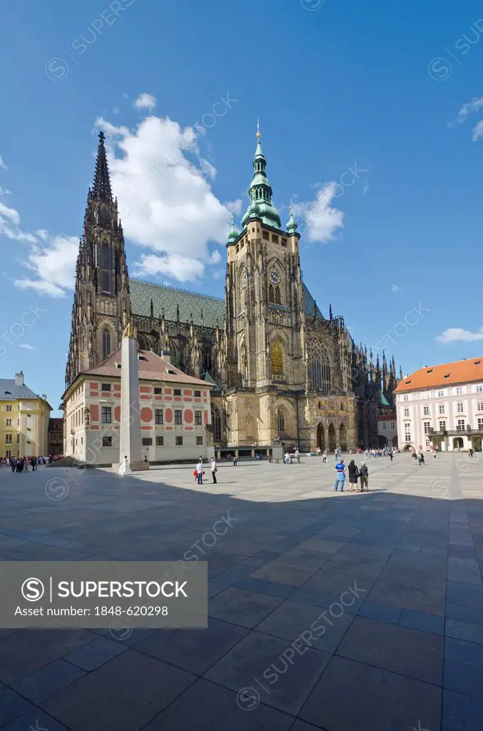 Katedrála svatého Víta, Saint Vitus' Cathedral, at the main square of the Hradcany, the Castle District, Prague, Czech Republic, Europe