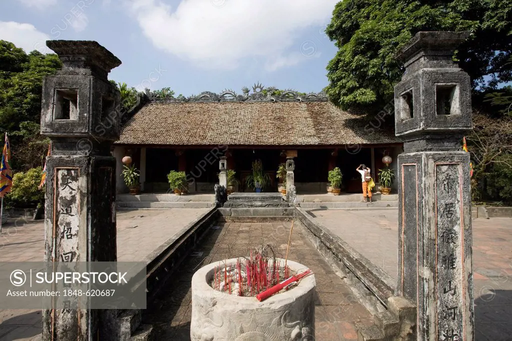Hoa Lu Temple, Dry Halong Bay, Vietnam, Southeast Asia, Asia