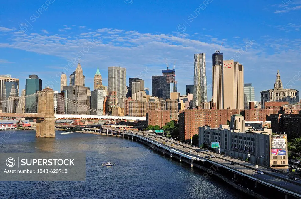 Skyline of Lower Manhattan and Brooklyn Bridge, view from Manhattan Bridge, Manhattan, New York City, USA, North America, America, PublicGround