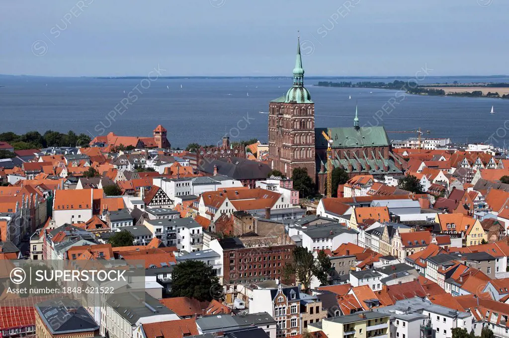 Stralsund with the Church of St. Nicholas, Mecklenburg-Western Pomerania, Germany, Europe