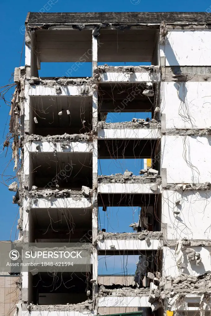 Demolition of an old building, Berlin's new Mitte district, Berlin, Germany, Europe