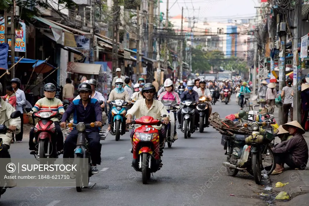 Road traffic in the Chinese quarter of Cholon, Saigon, Ho Chi Minh City, Vietnam, Southeast Asia