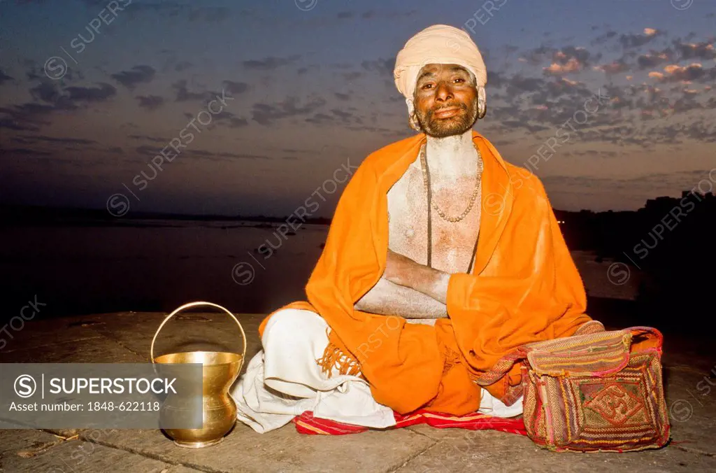 Shiva-sadhu sitting at the ghats of Varanasi, Uttar Pradesh, India, Asia