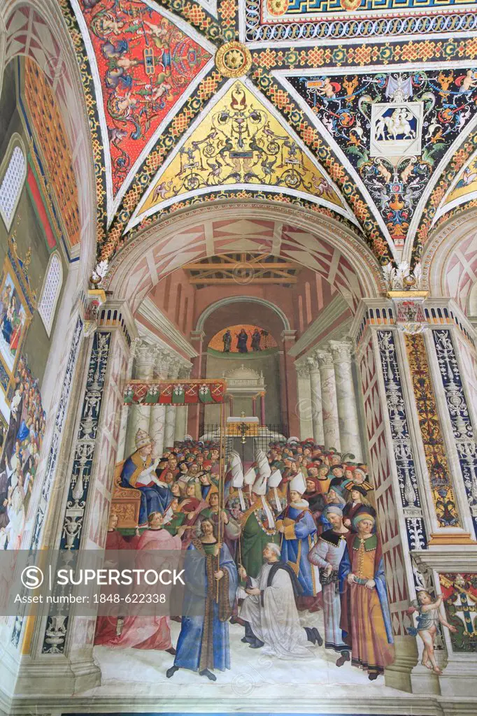 Piccolomini Library with frescoes by Pinturicchio from the life of Francesco Todeschini Piccolomini, later Pope Pius III., Siena Cathedral or Cathedra...