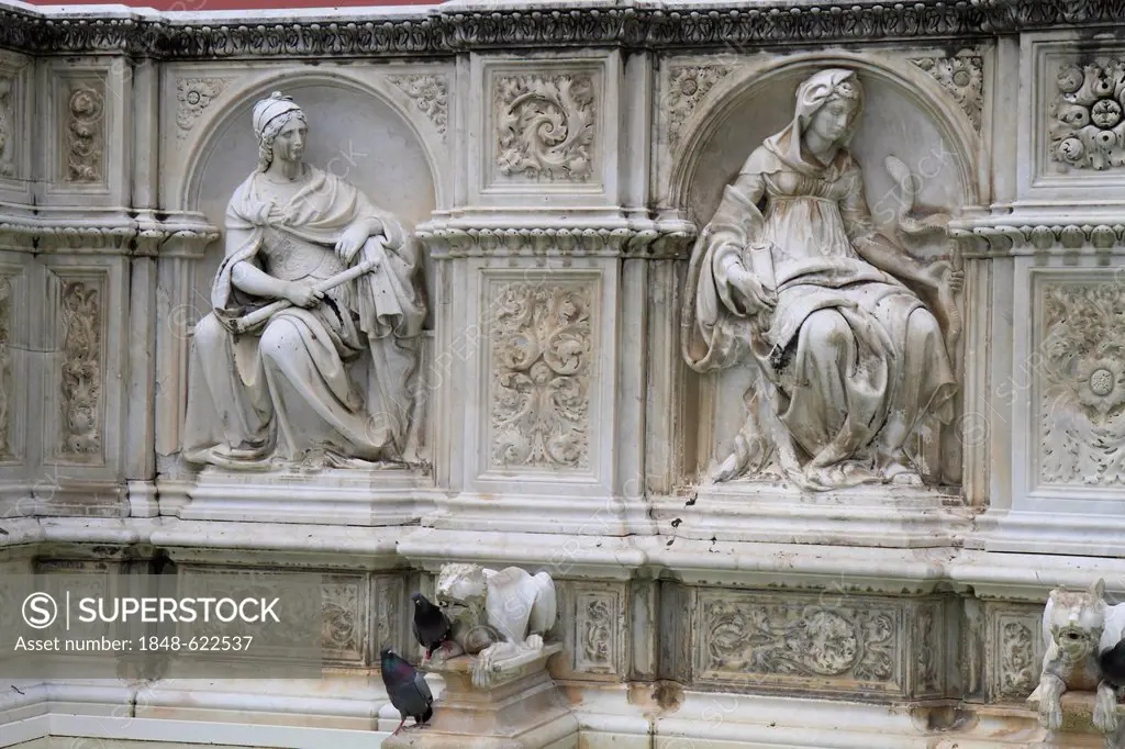 Fonte Gaia fountain, with reliefs by Jacopo della Quercia, Piazza del Campo square, Siena, Italy, Europe
