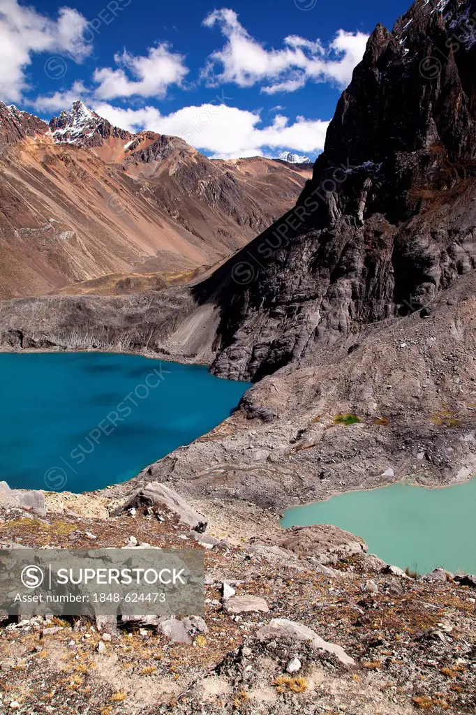 Jaraucocha mountain lake, Cordillera Huayhuash mountain range, Andes, Peru, South America