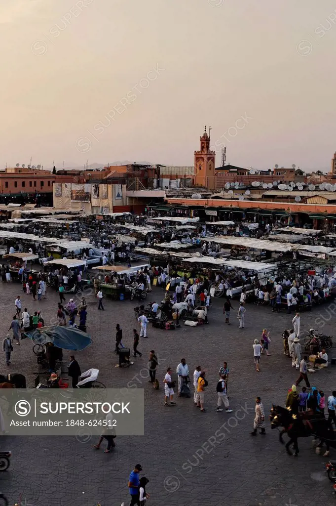 Hustle and bustle at the Djemaa el Fna square, juggler square, UNESCO World Heritage Site, Marrakech, Marrakech-Tensift-El Haouz, Morocco, Maghreb, No...