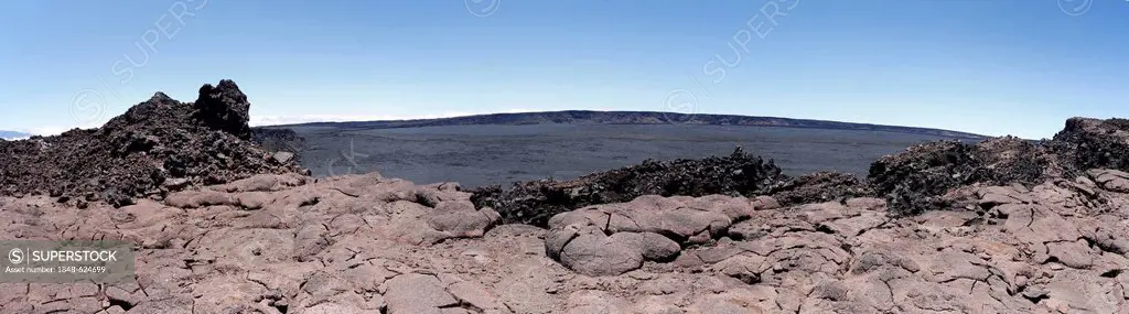 Panoramic view of the Mauna Loa volcano, summit with crater, Big Island, Hawaii, USA