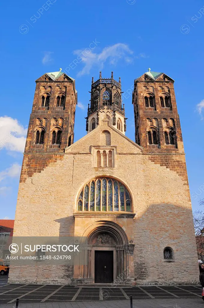 Parish Church of St. Ludgeri, Muenster, Muensterland, North Rhine-Westphalia, Germany, Europe, PublicGround