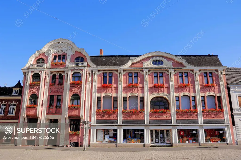 A building on the market square in Ahlen, Muensterland region, North Rhine-Westphalia, Germany, Europe, PublicGround