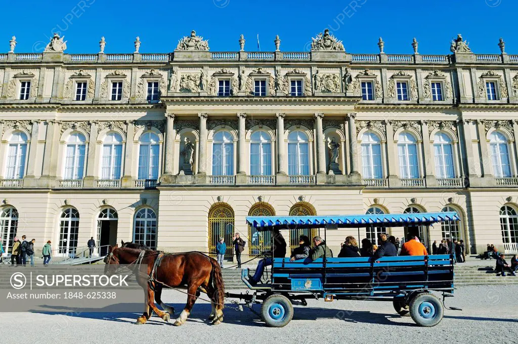 Carriage en route to Schloss Herrenchiemsee Palace built by King Ludwig II, Herreninsel island, Lake Chiemsee, Chiemgau, Bavaria, Germany, Europe