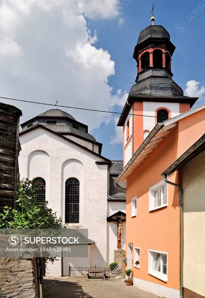 Catholic Parish Church of St. Clement, Trechtingshausen, Upper Middle Rhine Valley, a Unesco World Heritage Site, Rhineland-Palatinate, Germany, Europ...