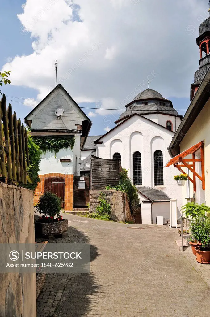 Catholic Parish Church of St. Clement, Trechtingshausen, Upper Middle Rhine Valley, a Unesco World Heritage Site, Rhineland-Palatinate, Germany, Europ...