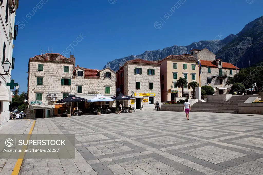 Main square of the old town of Makarska, Makarska Riviera, Dalmatia, Croatia, Europe