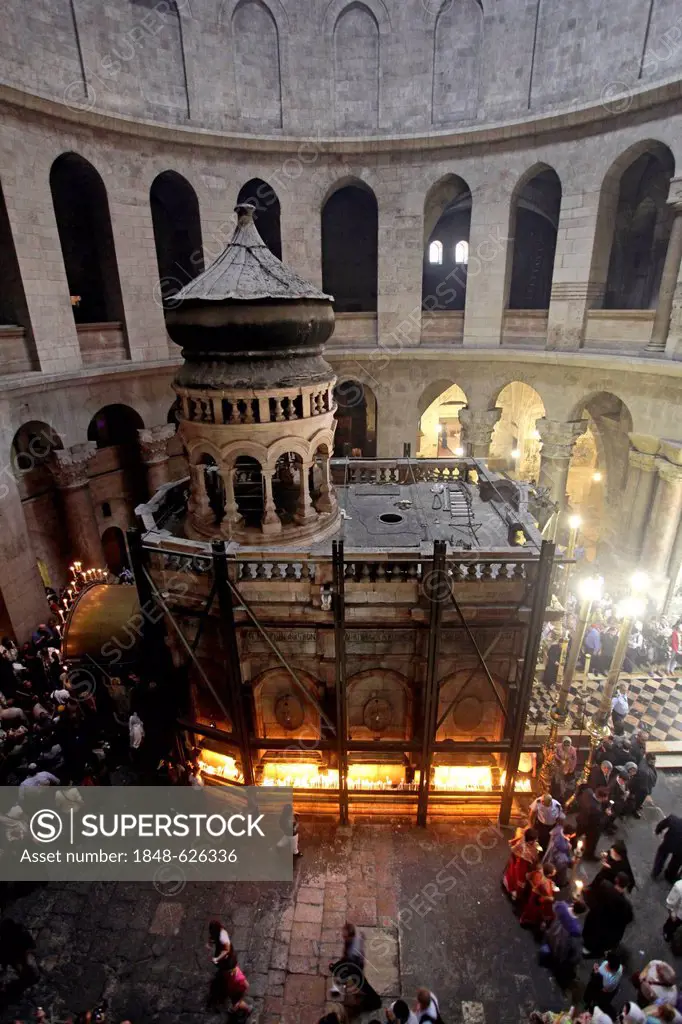 Sepulchre, sacred grave, aedicula, Good Friday at the Church of the Holy Sepulchre, Jerusalem, Yerushalayim, Israel, Middle East