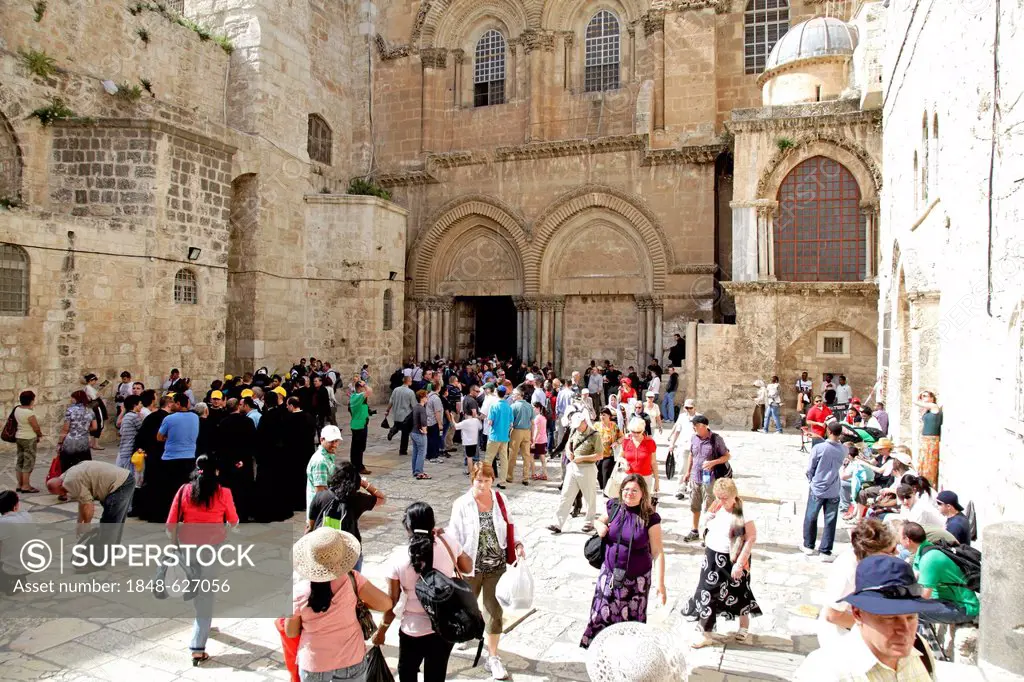 Entrance to the Church of the Holy Sepulchre in Jerusalem, Yerushalayim, Israel, Middle East