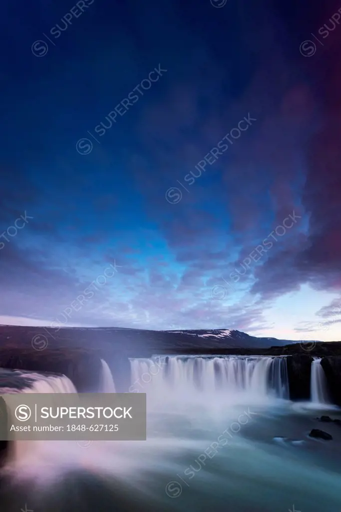 Goðafoss waterfall on the Skjálfandafljót river, Ring Road, Norðurland eystra, Northeast Iceland, Iceland, Europe
