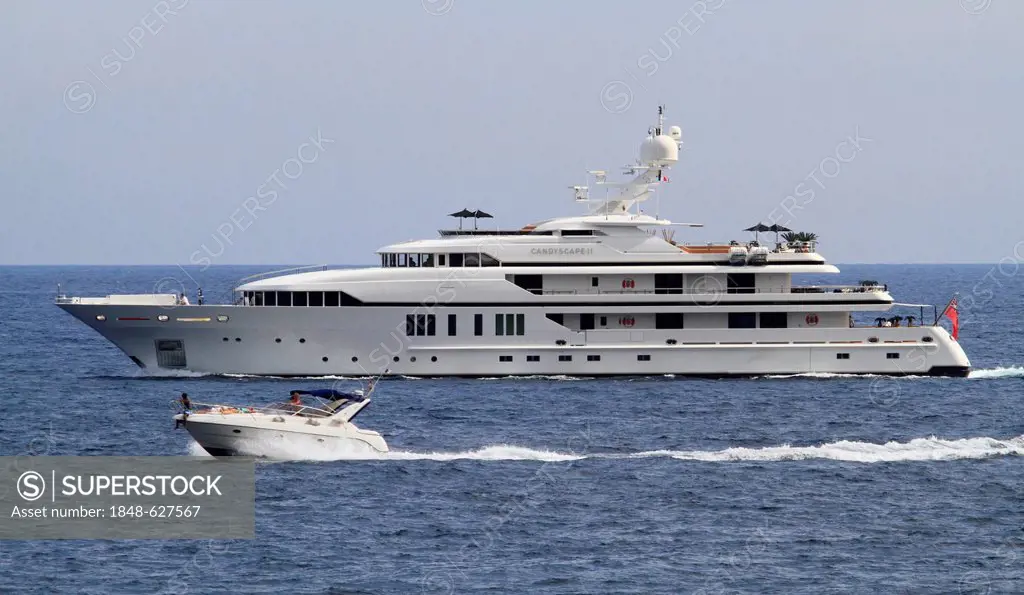 Candyscape II, a cruiser built by Viareggio SuperYachts, length: 61.80 meters, built in 2009, French Riviera, France, Europe