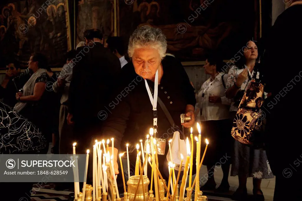 Good Friday in the Greek-Orthodox chapel at the Church of the Holy Sepulchre in Jerusalem, Yerushalayim, Israel, Middle East