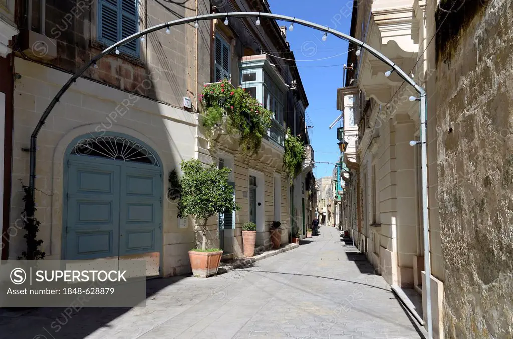 Narrow side street, Mdina, Città Vecchia, or Città Notabile, Malta, Europe
