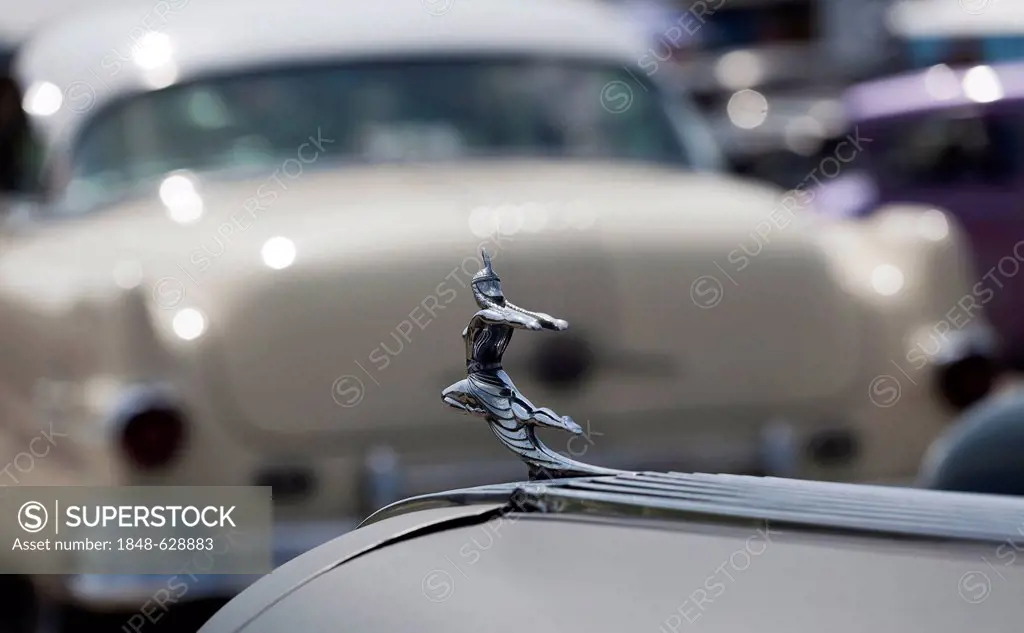 Hood ornament on the hood of an old Pontiac, classic car, Berlin, Germany, Europe
