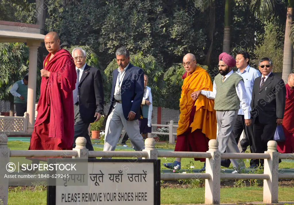 The Dalai Lama is meeting with the highest Buddhist dignitaries, Buddhists from all over the world meet for a communal prayer, Global Buddhist Congreg...