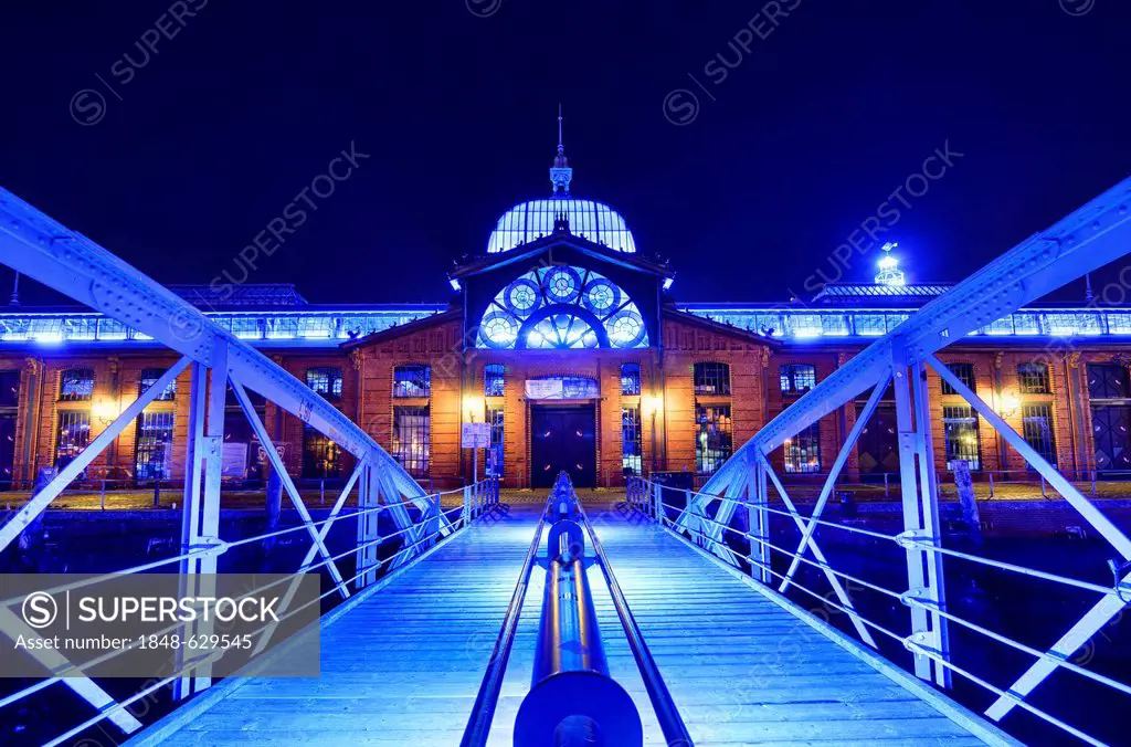 Fischauktionshalle, Fish Auction, during the Blue Port illuminations, Hamburg, Germany, Europe