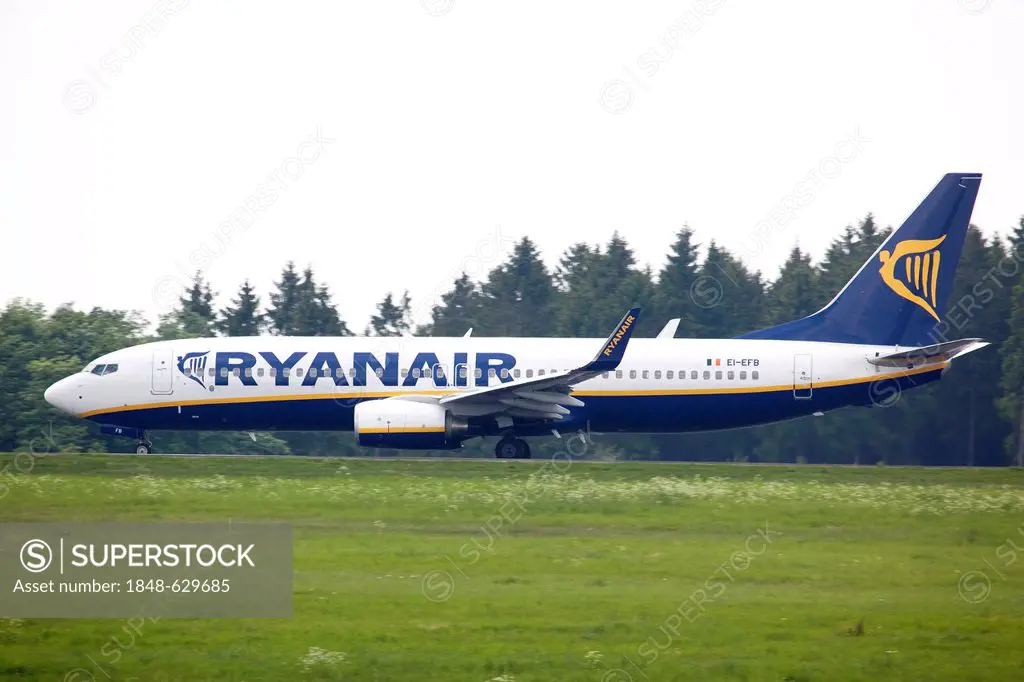 Boeing 737 from the budget airline Ryanair at Frankfurt-Hahn Airport in the Hunsrueck district near Simmern, Rhineland-Palatinate, Germany, Europe