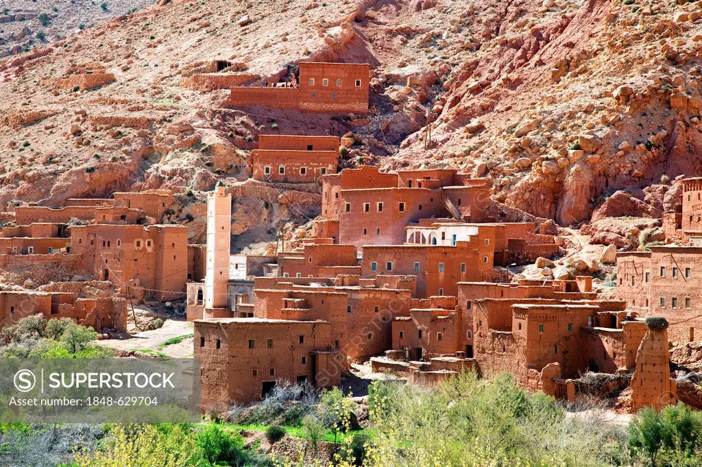 Berber village with traditional mud-brick houses, Telouet, Ounila Valley, High Atlas Mountains, Morocco, Africa