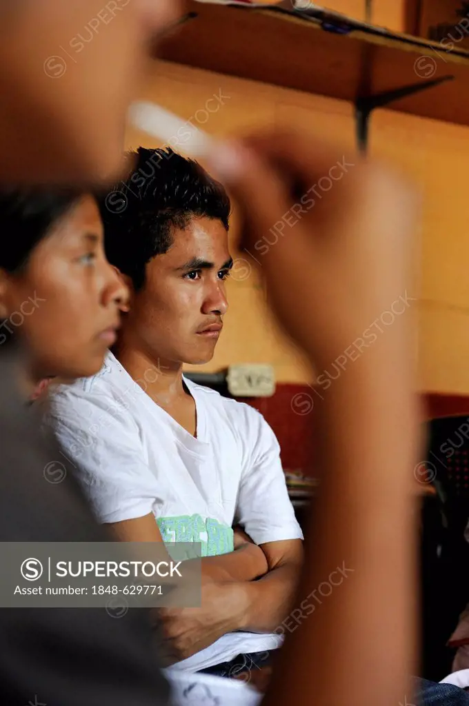 Young man, 16 years old, discussion, Escuela Ceiba school, Lomas de Santa Faz slum, Guatemala City, Guatemala, Central America