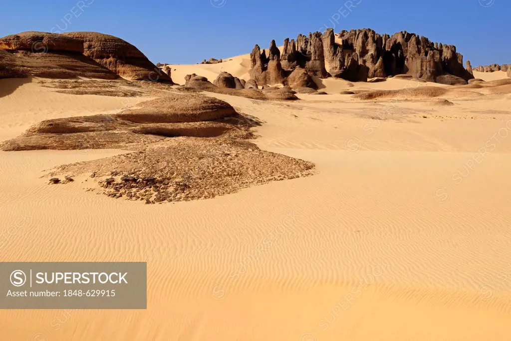 Sandstone rock formation of Tin Akachaker, Tassili du Hoggar, Wilaya Tamanrasset, Algeria, Sahara desert, North Africa